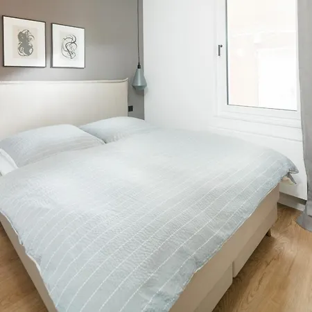 Mooi 1 Comfortable *